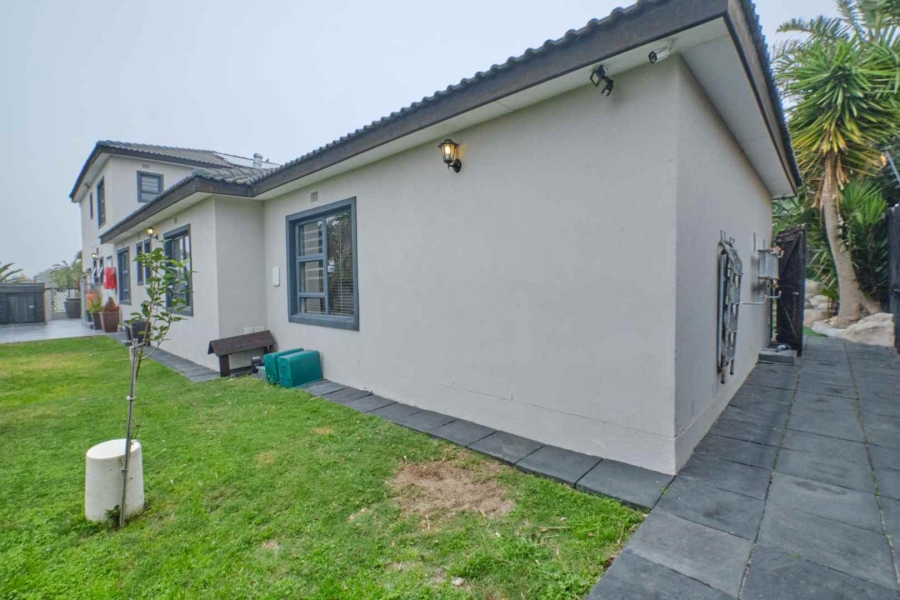 4 Bedroom Property for Sale in Flamingo Vlei Western Cape